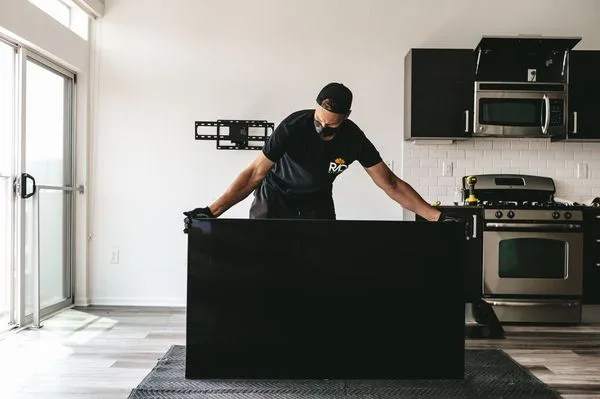 Royal Moving Services INC