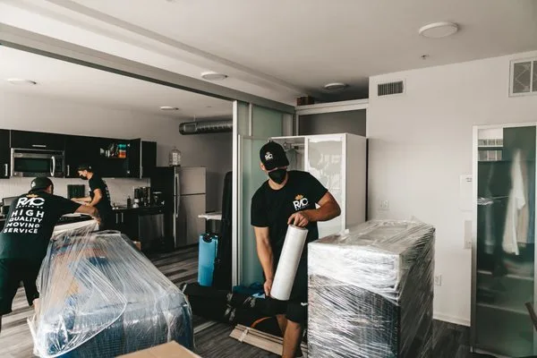 Royal Moving Services INC